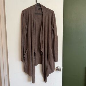 Barefoot dreams brown style 903 CozyChic Lite Island Wrap 
size l/xl